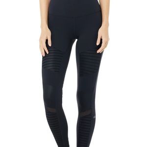 Alo yoga moto leggings in mauve